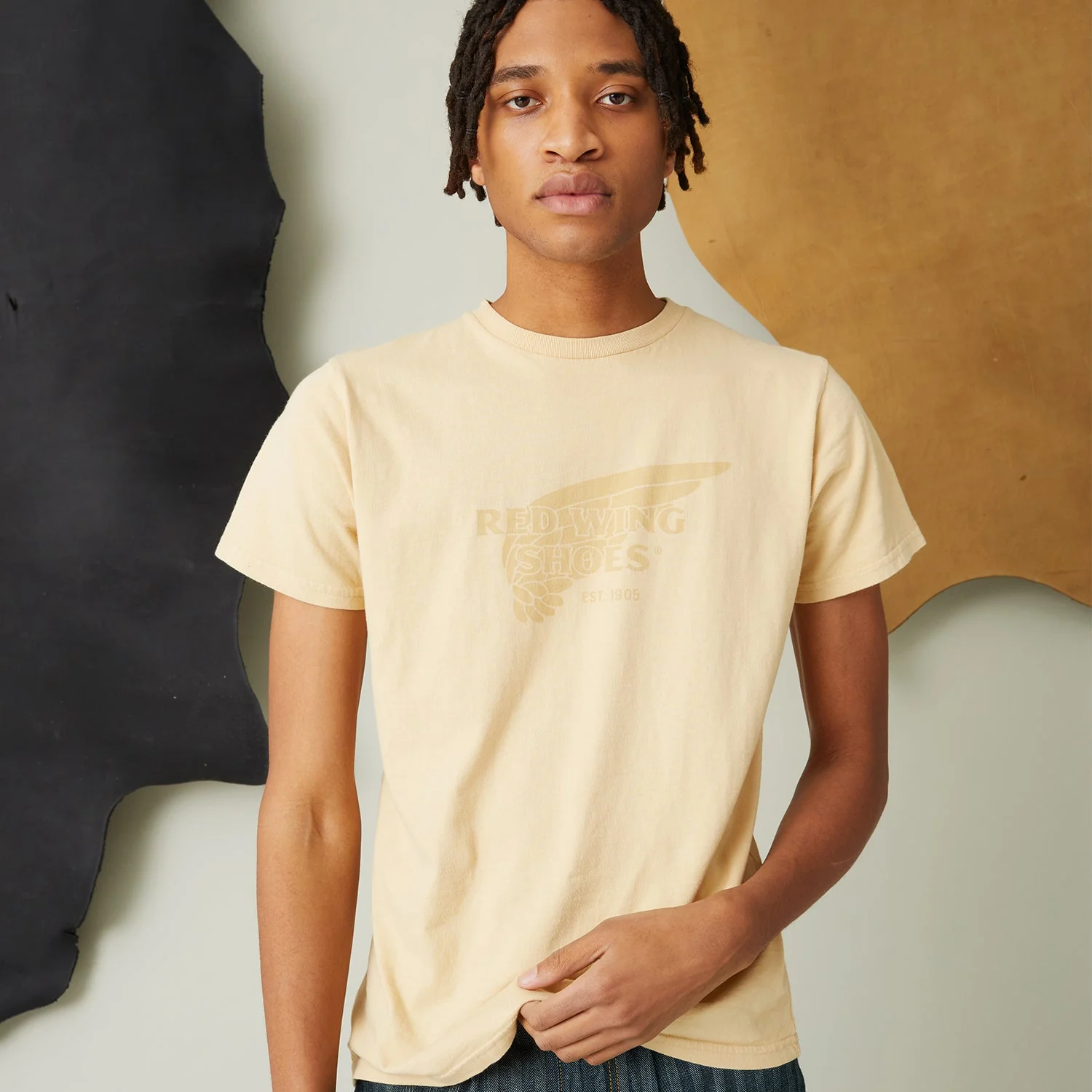 Monochrome Red Wing Logo T-Shirt - Beige - Image 2